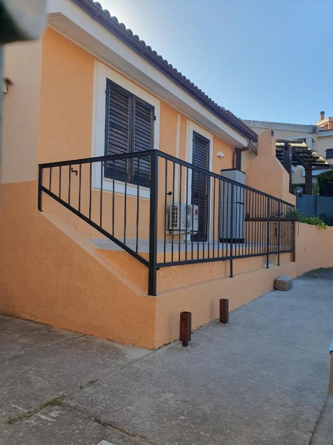 Villetta Porto Corallo Vista Mare فيلابوتزو المظهر الخارجي الصورة