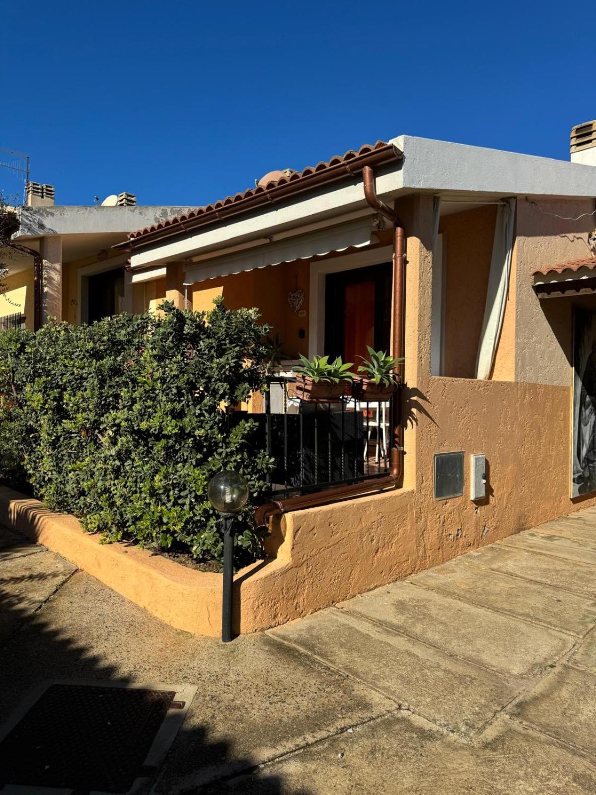 Villetta Porto Corallo Vista Mare فيلابوتزو المظهر الخارجي الصورة